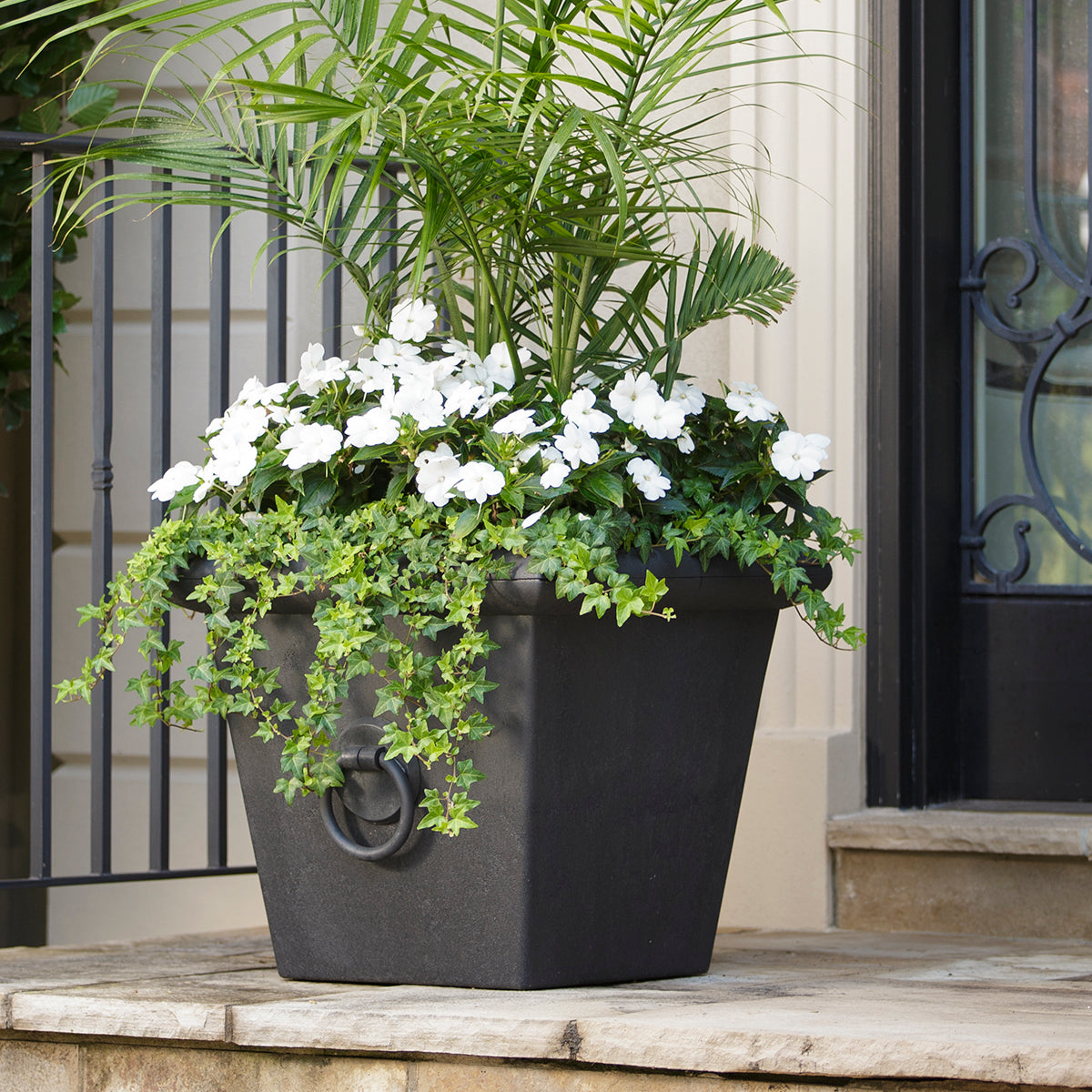 Piazza 23" W x 20" Planter